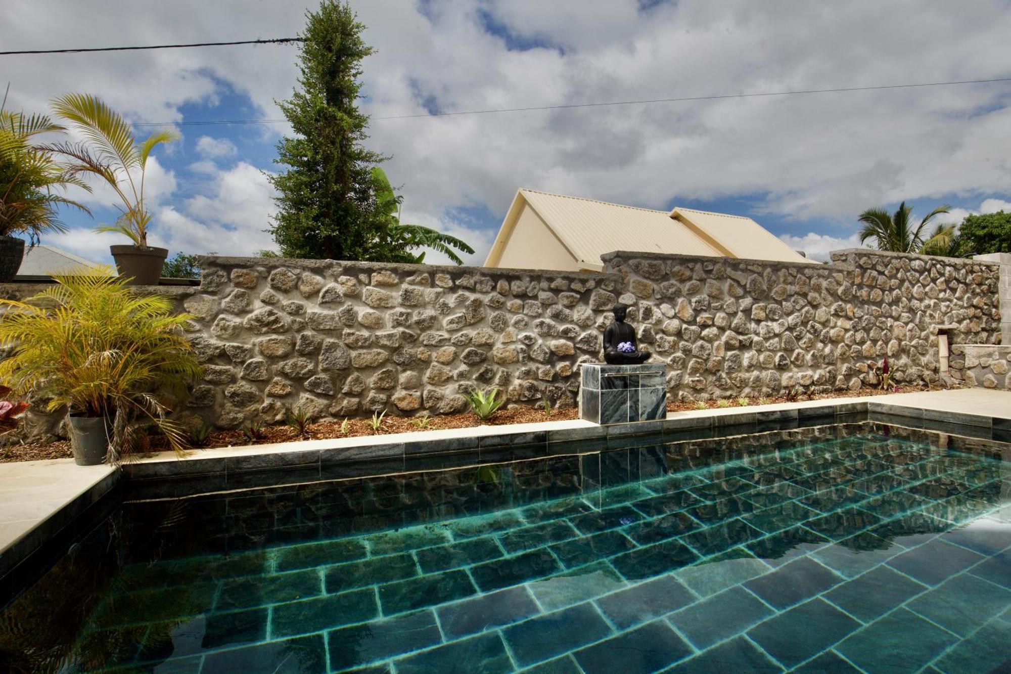 Le Beau Vallon 1- Jacuzzi Privatif Et Piscine Chauffee Partagee Saint-Benoît Esterno foto